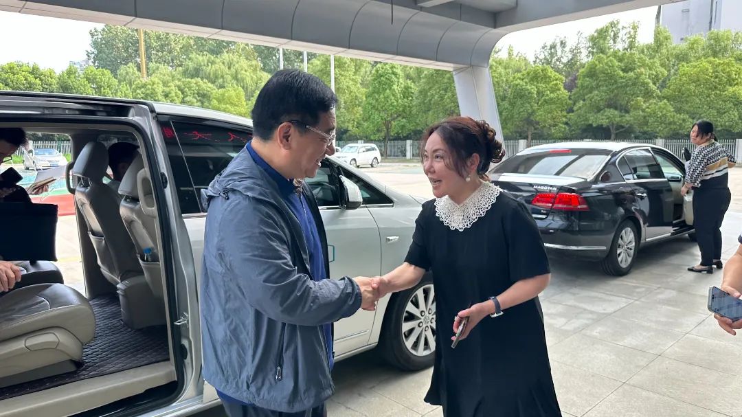 蘇州市人大常委會副主任、黨組副書記徐美健一行蒞臨我司參觀指導插圖