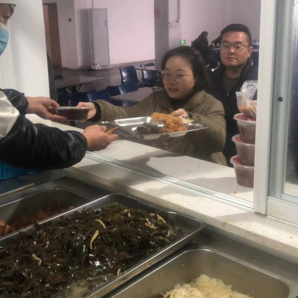 寒冬添暖 萬事“粥”全!協(xié)昌環(huán)保為員工送上愛心臘八粥插圖3 寒冬添暖 萬事“粥”全!協(xié)昌環(huán)保為員工送上愛心臘八粥插圖3