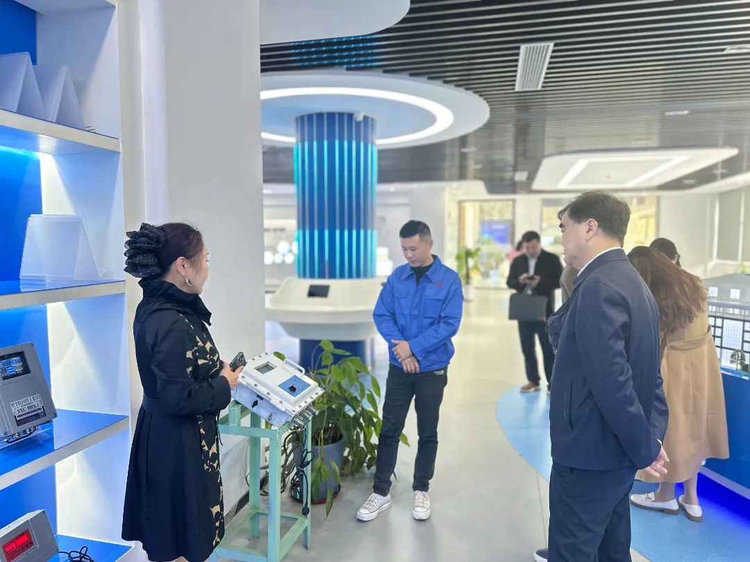 江蘇省環(huán)保產(chǎn)業(yè)研究會(huì)陳蒙蒙會(huì)長(zhǎng)、陳志鵬副會(huì)長(zhǎng)一行蒞臨協(xié)昌環(huán)保考察調(diào)研插圖3 江蘇省環(huán)保產(chǎn)業(yè)研究會(huì)陳蒙蒙會(huì)長(zhǎng)、陳志鵬副會(huì)長(zhǎng)一行蒞臨協(xié)昌環(huán)保考察調(diào)研插圖3